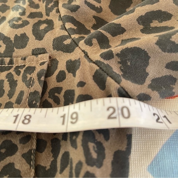 Sanctuary Animal Print Jacket Cheetah Collared Long Sleeve Button Up Pockets M - Picture 11 of 12